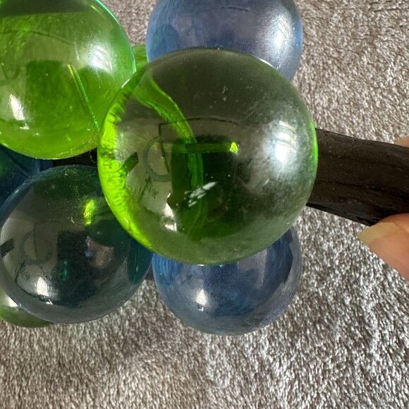 Vintage‎ Lucite Glass Grape Cluster Green Blue MCM Decor 9" Petrified Wood Stem - Picture 8 of 13